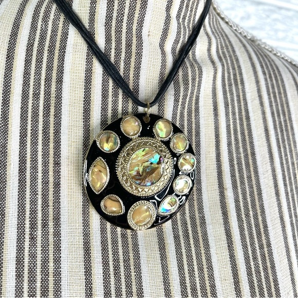 Abalone Shell Embellished Round Medallion Pendant Necklace Multi-Strand Chain - Picture 3 of 6